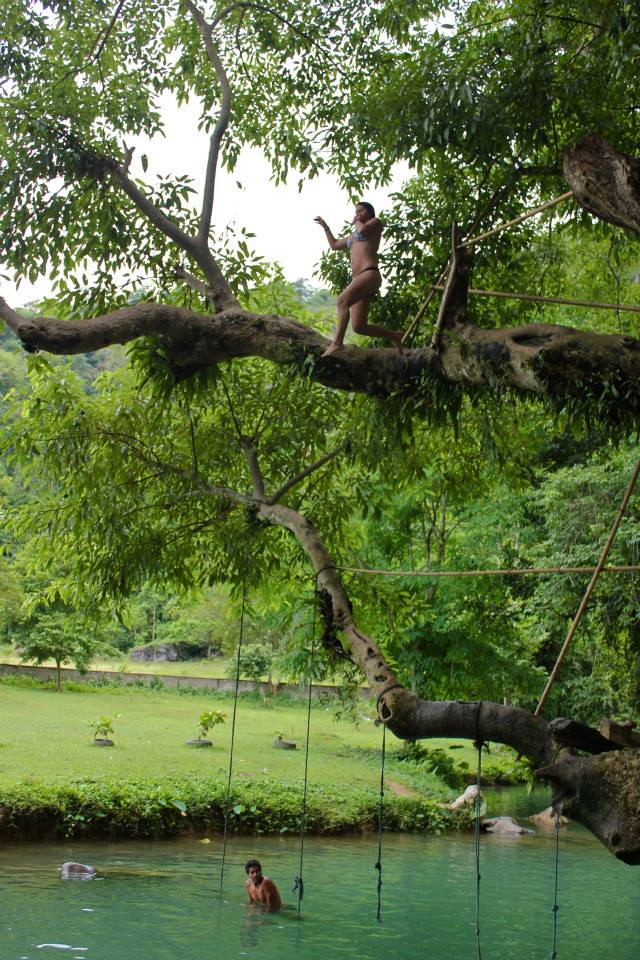 blue lagoon vang vieng jump