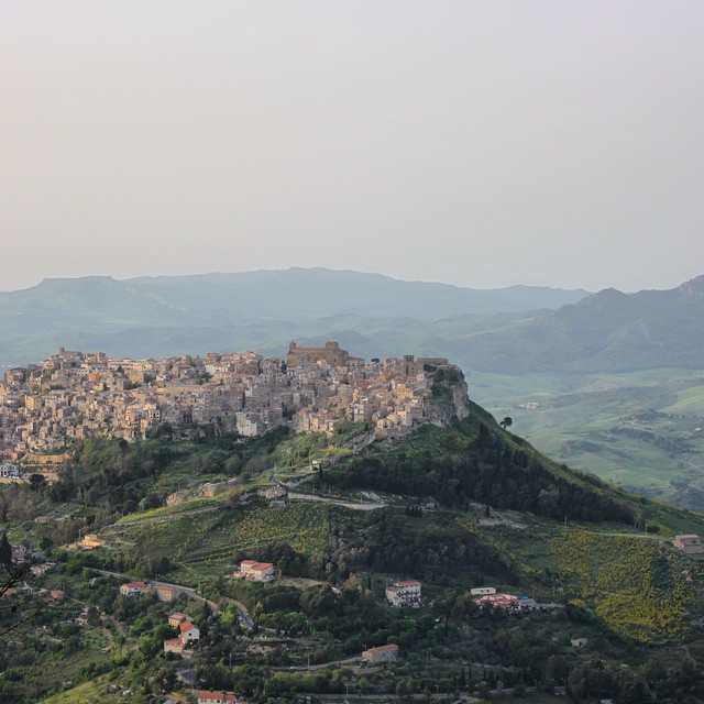 Enna is nicknamed Belvedere, or beautiful view. No explanation needed as to why.